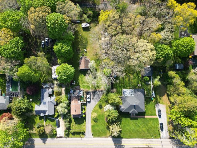41 Summit Boulevard, Westhampton, NY 11977