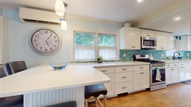 41 Summit Boulevard, Westhampton, NY 11977