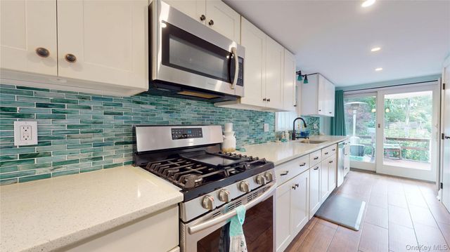 41 Summit Boulevard, Westhampton, NY 11977