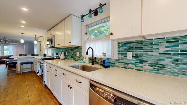41 Summit Boulevard, Westhampton, NY 11977
