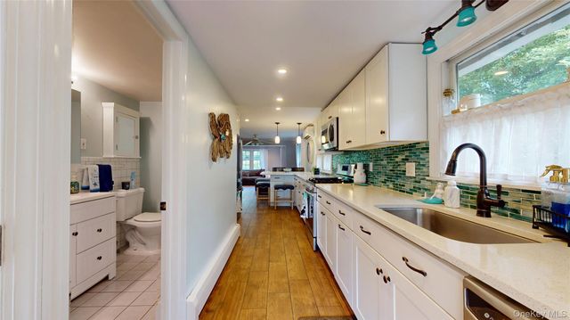 41 Summit Boulevard, Westhampton, NY 11977
