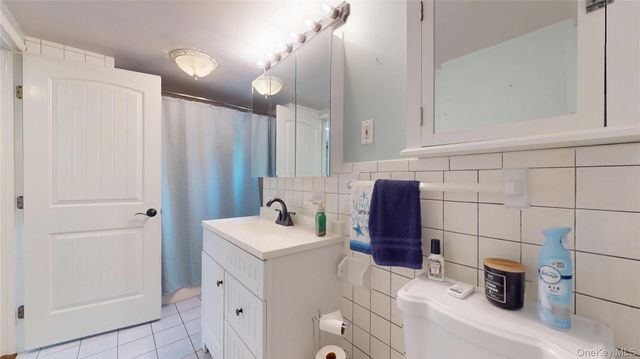 41 Summit Boulevard, Westhampton, NY 11977
