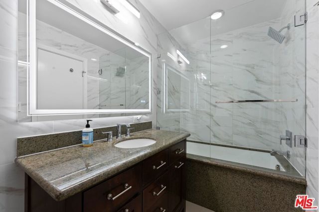 2002 4th Street 102, Santa Monica, CA 90405