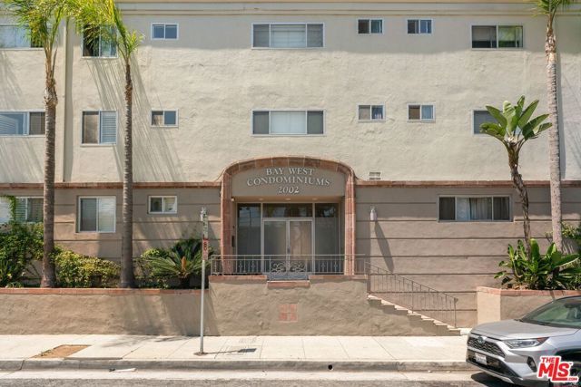 2002 4th Street 102, Santa Monica, CA 90405