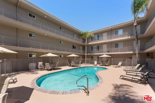 2002 4th Street 102, Santa Monica, CA 90405