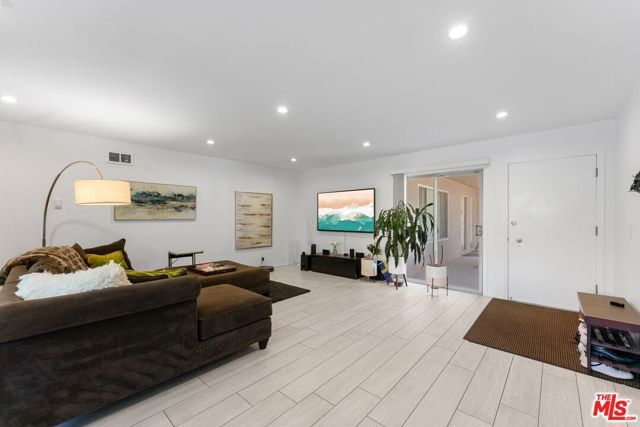 2002 4th Street 102, Santa Monica, CA 90405