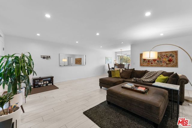 2002 4th Street 102, Santa Monica, CA 90405