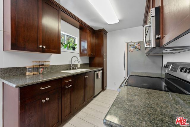 2002 4th Street 102, Santa Monica, CA 90405