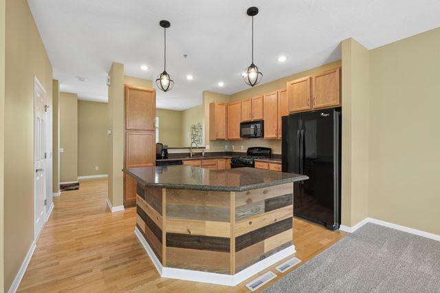 12219 82nd Avenue N 67, Maple Grove, MN 55369