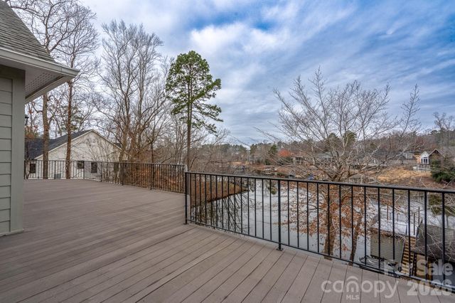 338 Plantation Way, Mount Gilead, NC 27306