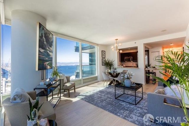 425 1st Street 2607, San Francisco, CA 94105