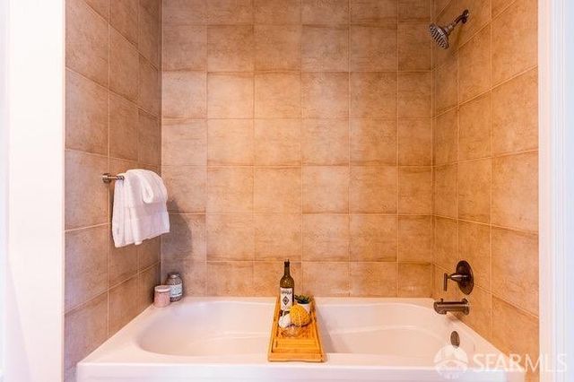 425 1st Street 2607, San Francisco, CA 94105