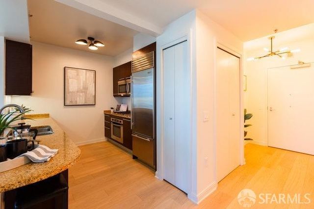 425 1st Street 2607, San Francisco, CA 94105