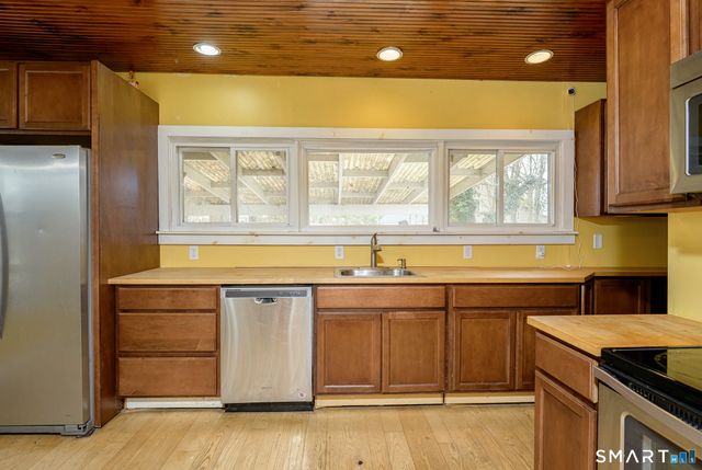 23 Winter Street, Killingly, CT 06239