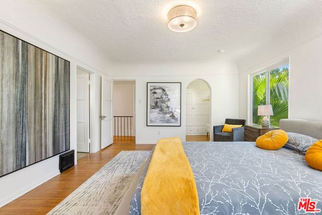 1110 Hi Point Street, Los Angeles, CA 90035