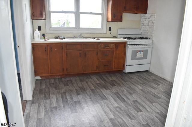 852 Paulison Ave, Clifton City, NJ 07011
