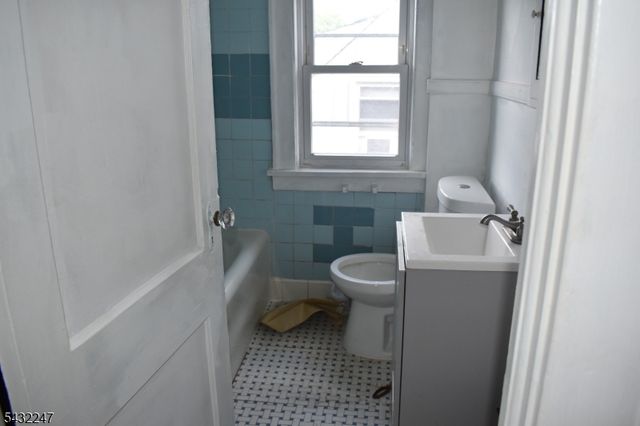 852 Paulison Ave, Clifton City, NJ 07011