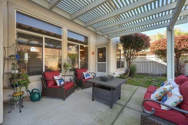 7677 Timberrose Way, Roseville, CA 95747