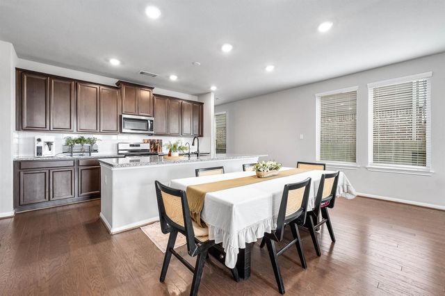 13517 Emerald Mallard Drive, Texas City, TX 77568