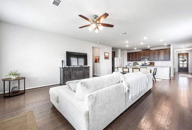 13517 Emerald Mallard Drive, Texas City, TX 77568