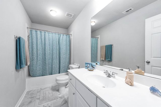 13517 Emerald Mallard Drive, Texas City, TX 77568