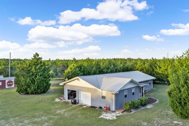 585 E Huckaba Road, Defuniak Springs, FL 32435