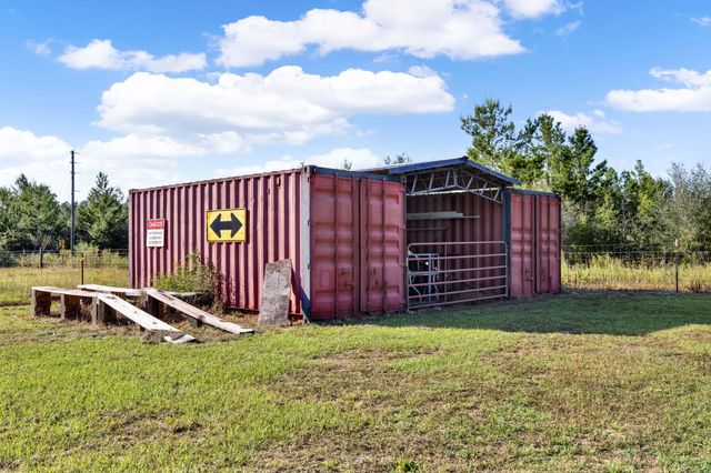 585 E Huckaba Road, Defuniak Springs, FL 32435