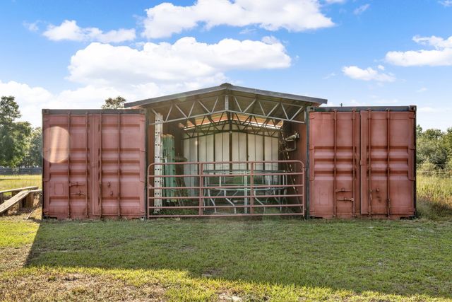 585 E Huckaba Road, Defuniak Springs, FL 32435