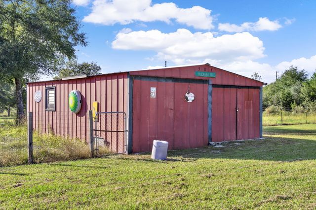 585 E Huckaba Road, Defuniak Springs, FL 32435