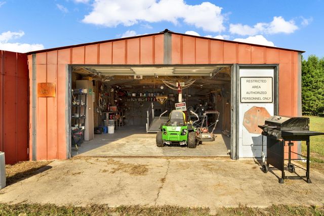 585 E Huckaba Road, Defuniak Springs, FL 32435