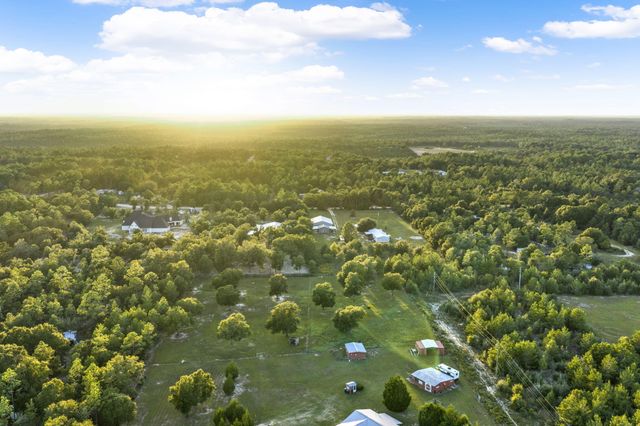 585 E Huckaba Road, Defuniak Springs, FL 32435