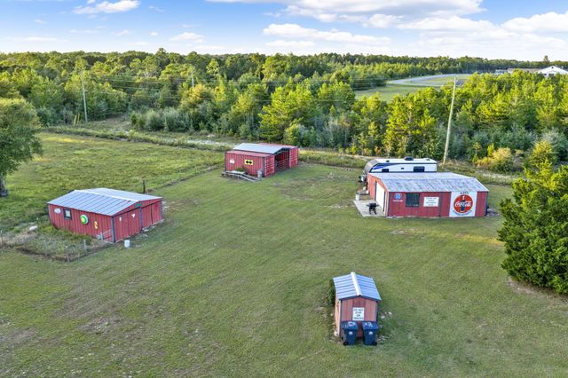 585 E Huckaba Road, Defuniak Springs, FL 32435