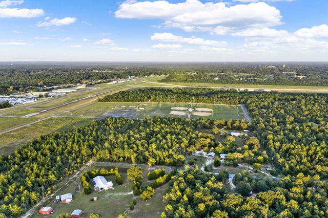 585 E Huckaba Road, Defuniak Springs, FL 32435