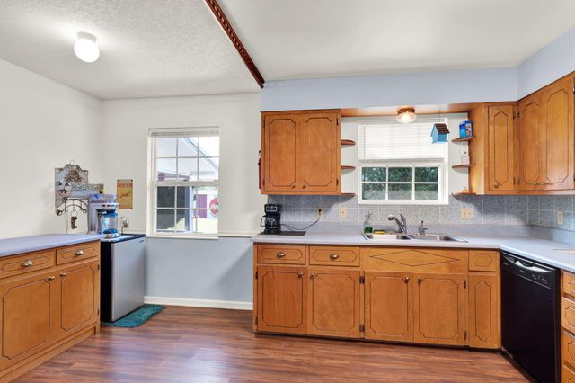 585 E Huckaba Road, Defuniak Springs, FL 32435