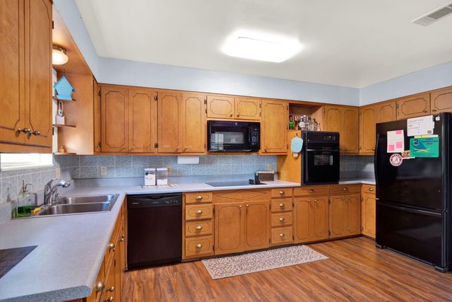 585 E Huckaba Road, Defuniak Springs, FL 32435