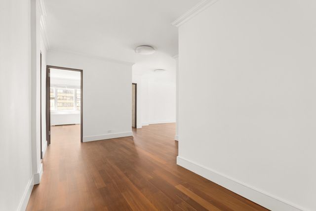 159 W 53rd St Apt 22E, New York City, NY 10019