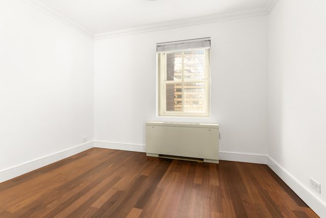 159 W 53rd St Apt 22E, New York City, NY 10019