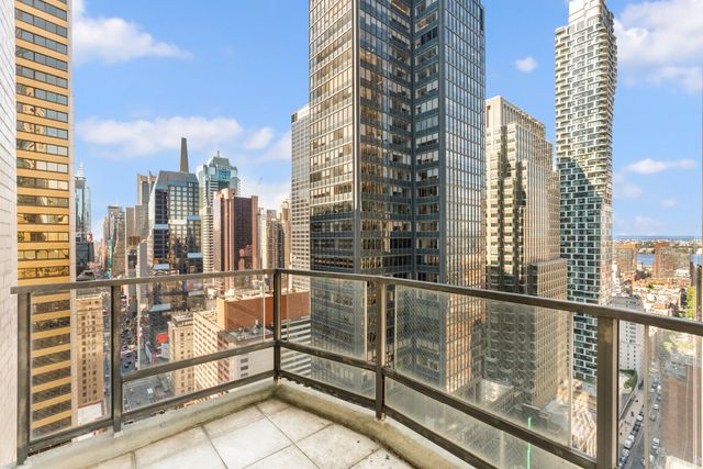 159 W 53rd St Apt 22E, New York City, NY 10019