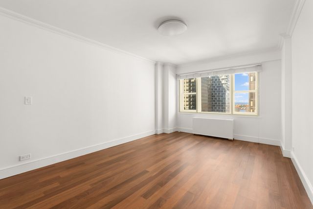 159 W 53rd St Apt 22E, New York City, NY 10019