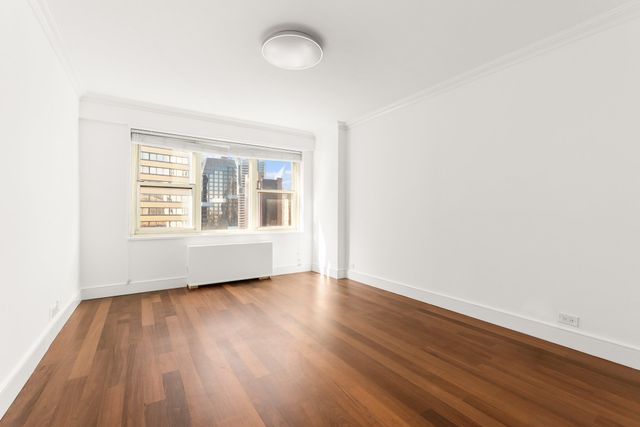 159 W 53rd St Apt 22E, New York City, NY 10019