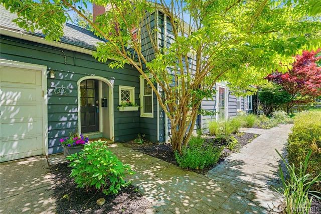 4387 Freeman Road, Orchard Park, NY 14127