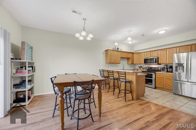 362 Carmel Valley Way, St Robert, MO 65584