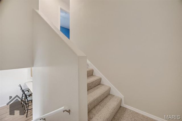 362 Carmel Valley Way, St Robert, MO 65584