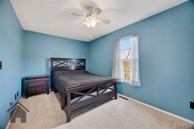 362 Carmel Valley Way, St Robert, MO 65584