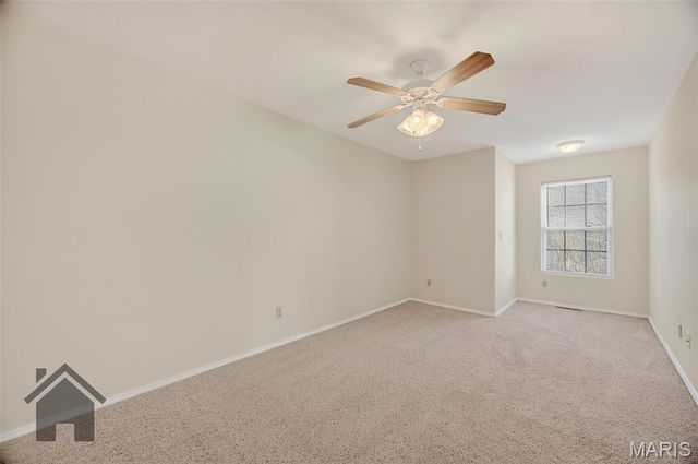 362 Carmel Valley Way, St Robert, MO 65584