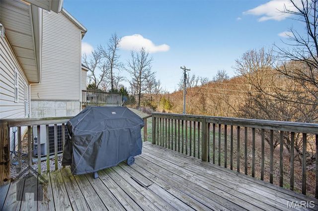 362 Carmel Valley Way, St Robert, MO 65584