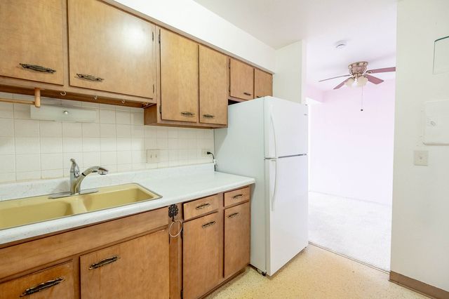 8455 W Leland Avenue 205, Chicago, IL 60656