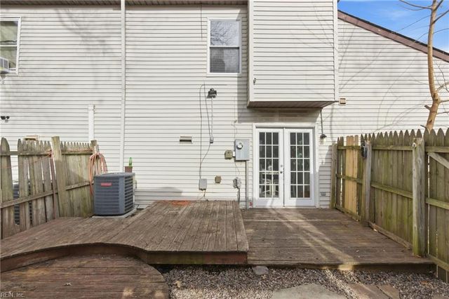 1043 Coastaway DR, Virginia Beach, VA 23451