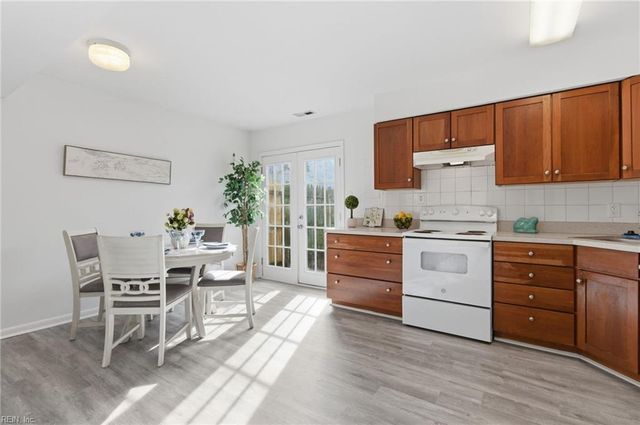 1043 Coastaway DR, Virginia Beach, VA 23451