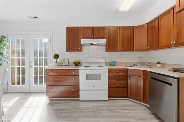 1043 Coastaway DR, Virginia Beach, VA 23451